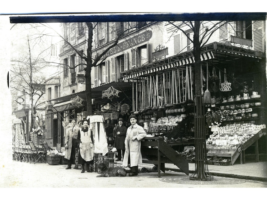 Paris: Joseph Fey (au fond)